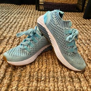 Nobull Topaz knit runner (women’s) size 8